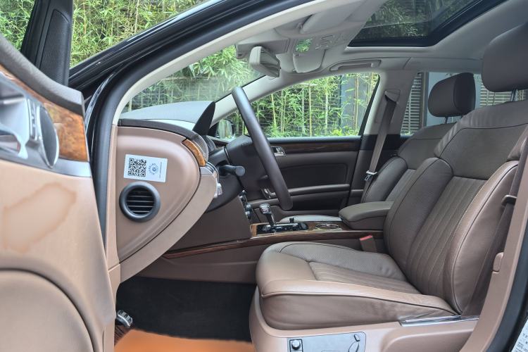 Used Volkswagen Phaeton 2012 3.0L Business Edition Interior 7