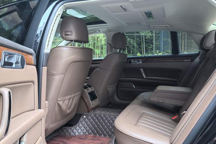 Used Volkswagen Phaeton 2012 3.0L Business Edition Interior 8