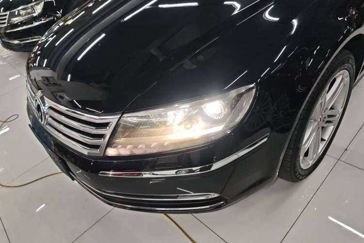 Used Volkswagen Phaeton 2012 3.0L Business Edition Left Front Headlight