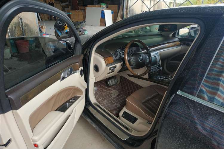 Used Volkswagen Phaeton 2012 3.6L Deluxe Custom Edition Left Front Seat