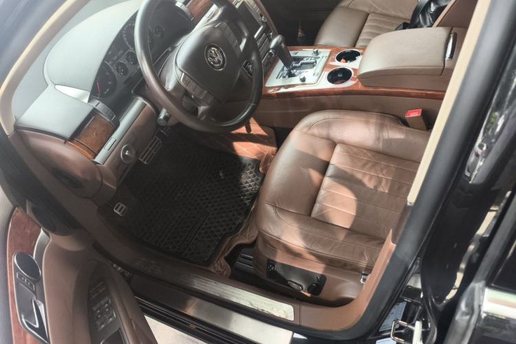 Used Volkswagen Phaeton 2012 3.0L Business Edition Left Front Seat