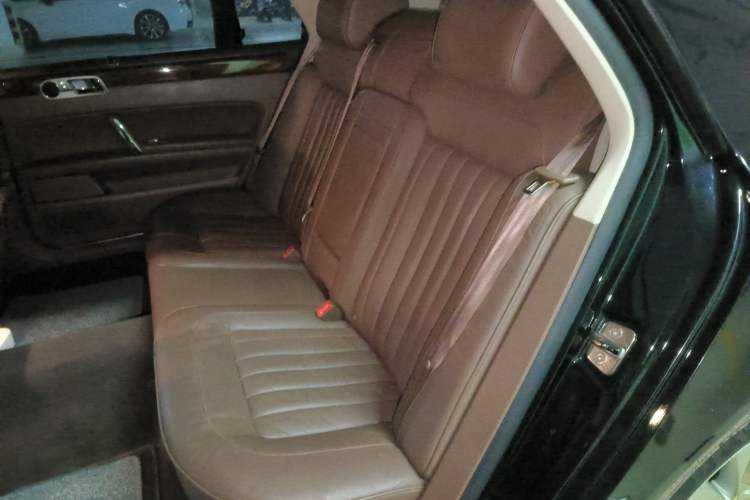 Used Volkswagen Phaeton 2012 3.0L Business Edition Left Rear Seat