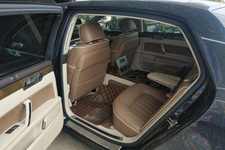 Used Volkswagen Phaeton 2012 3.6L Deluxe Custom Edition Left Rear Seat