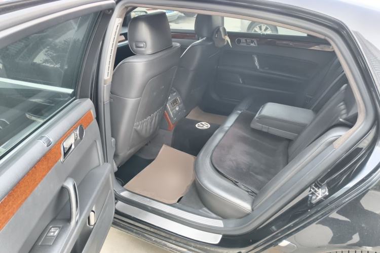 Used Volkswagen Phaeton 2012 3.0L Business Edition Left Rear Seat