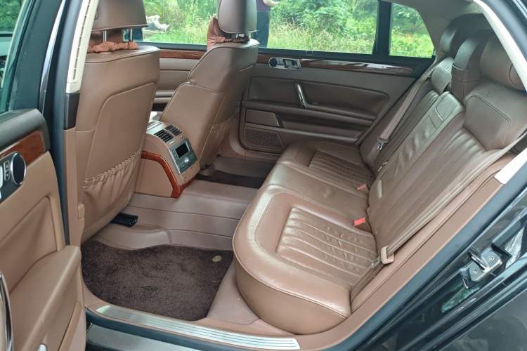 Used Volkswagen Phaeton 2012 3.0L Business Edition Left Rear Seat