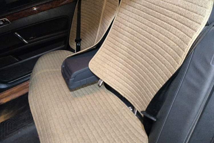 Used Volkswagen Phaeton 2012 3.0L Business Edition Left Rear Seat