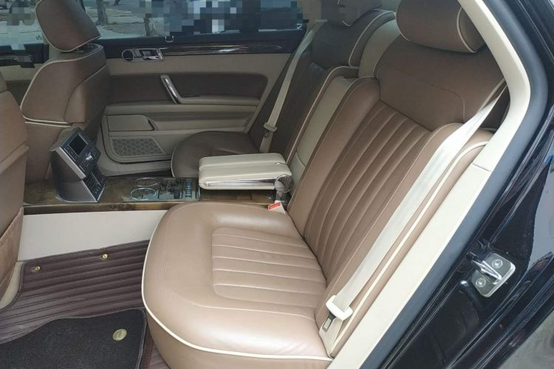 Used Volkswagen Phaeton 2012 3.6L Deluxe Custom Edition Left Rear Seat