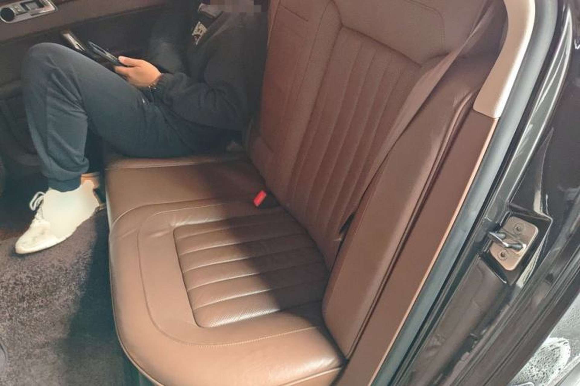Used Volkswagen Phaeton 2012 3.0L Business Edition Left Rear Seat
