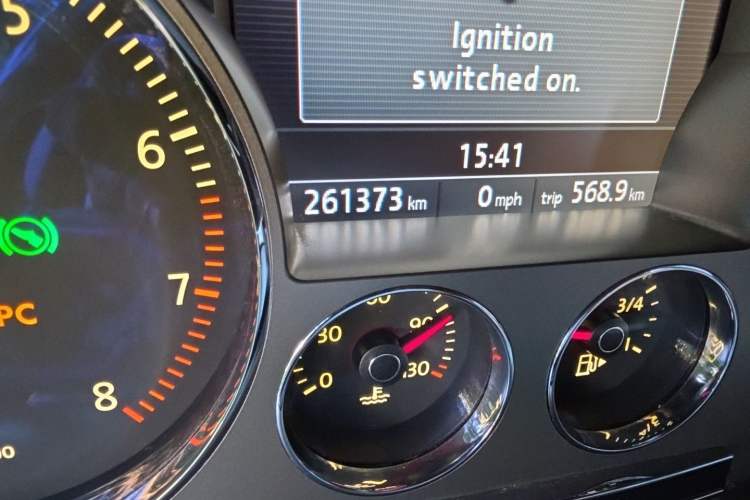Used Volkswagen Phaeton 2012 3.0L Elite Custom Edition Odometer Close Up