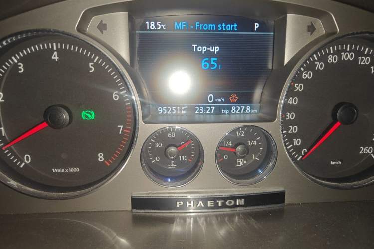 Used Volkswagen Phaeton 2012 3.0L Business Edition Odometer Close Up