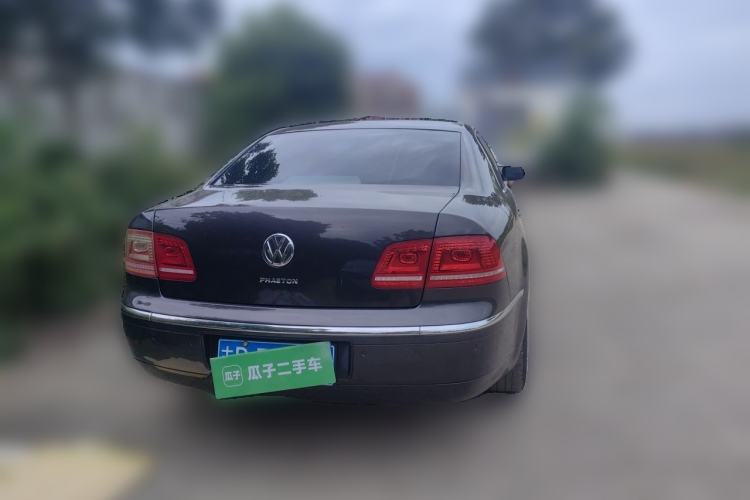 Used Volkswagen Phaeton 2012 3.6L Deluxe Custom Edition Rear