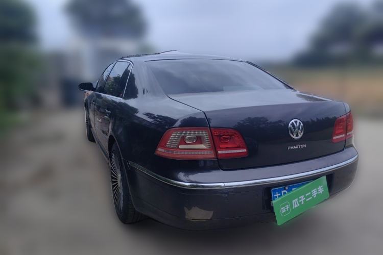 Used Volkswagen Phaeton 2012 3.6L Deluxe Custom Edition Rear Left 45 Deg