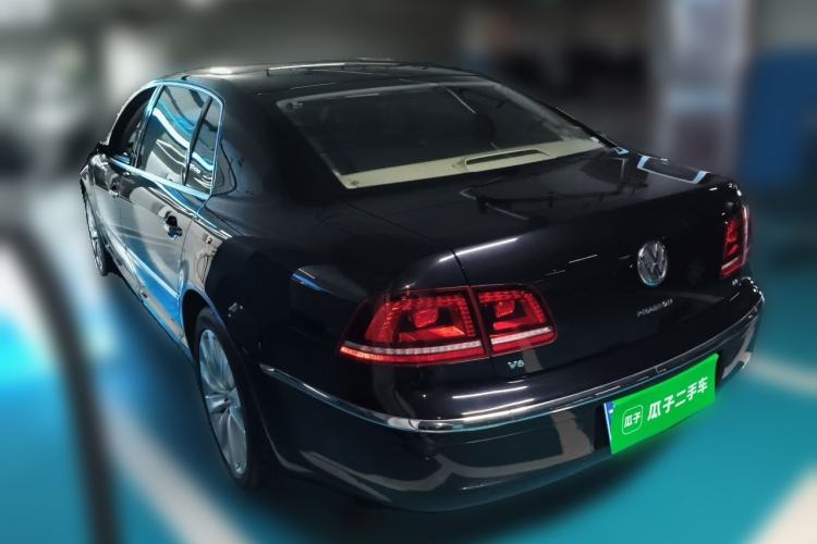 Used Volkswagen Phaeton 2012 3.6L Deluxe Custom Edition Rear Left 45 Deg