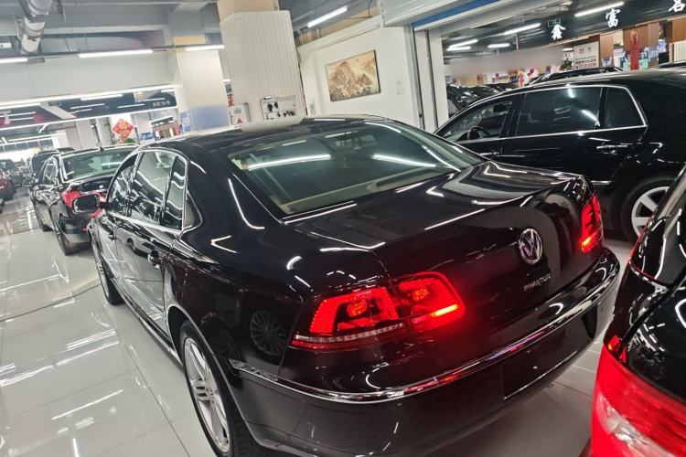 Used Volkswagen Phaeton 2012 3.0L Business Edition Rear Left 45 Deg