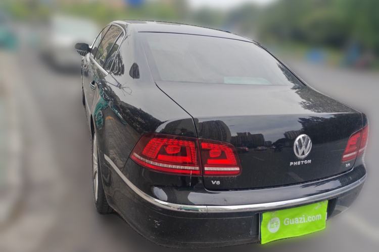 Used Volkswagen Phaeton 2012 3.6L Deluxe Custom Edition Rear Left 45 Deg