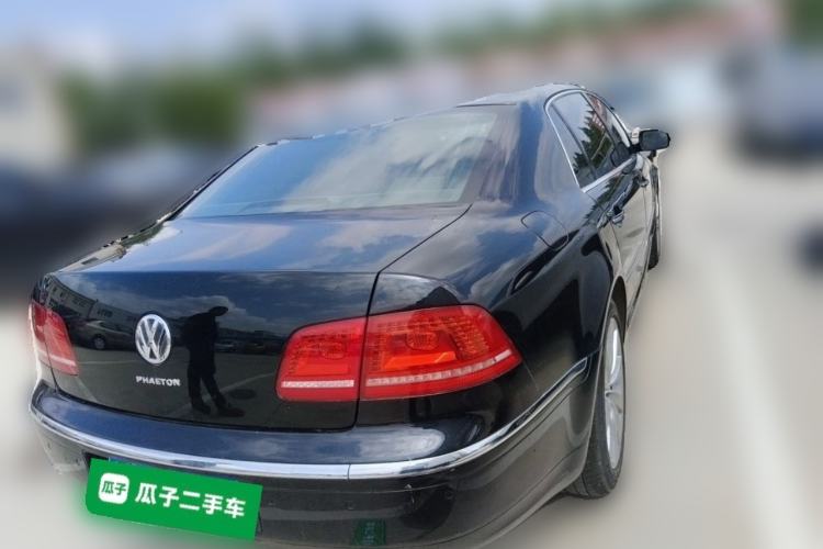 Used Volkswagen Phaeton 2012 3.6L Deluxe Custom Edition Rear Right 45 Deg