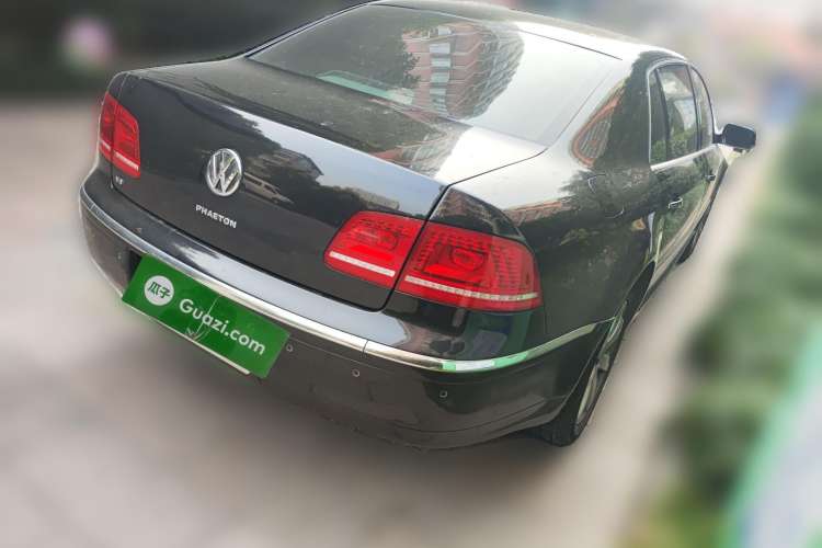 Used Volkswagen Phaeton 2012 3.0L Elite Custom Edition Rear Right 45 Deg