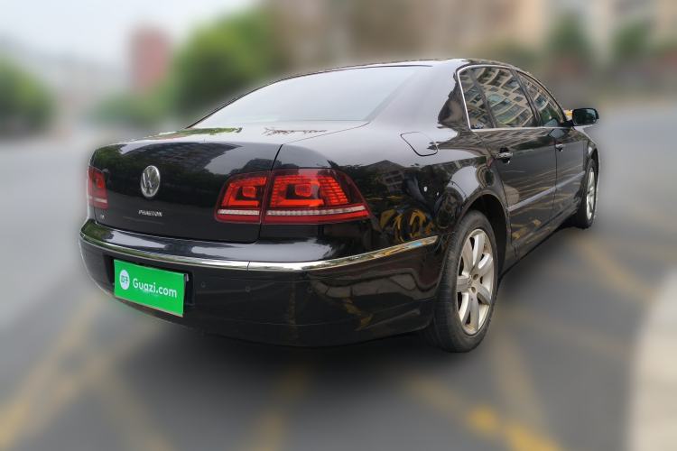Used Volkswagen Phaeton 2012 3.0TDI Executive Version Rear Right 45 Deg