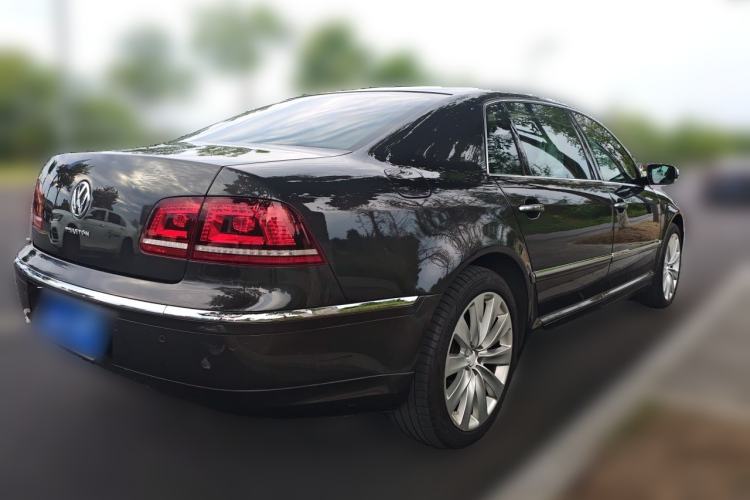 Used Volkswagen Phaeton 2012 3.0L Business Edition Rear Right 45 Deg