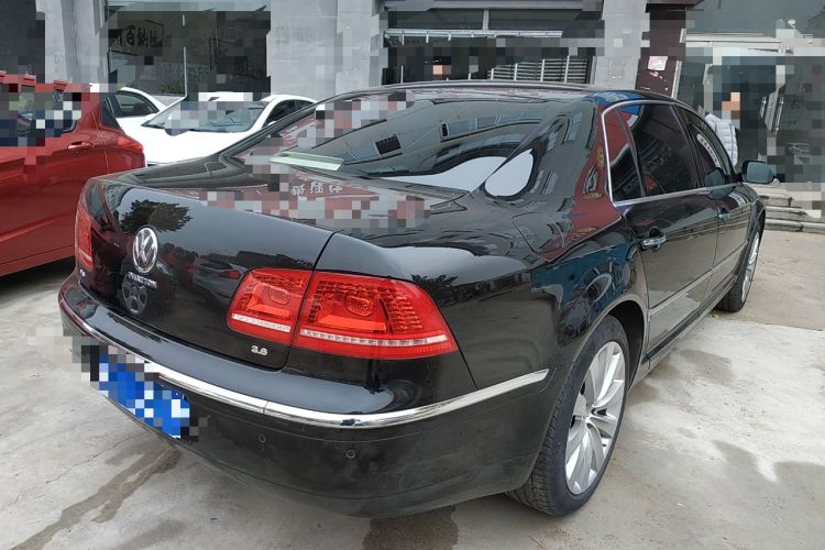 Used Volkswagen Phaeton 2012 3.6L Deluxe Custom Edition Rear Right 45 Deg