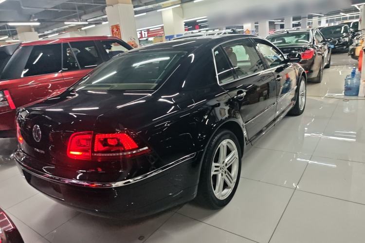 Used Volkswagen Phaeton 2012 3.0L Business Edition Rear Right 45 Deg