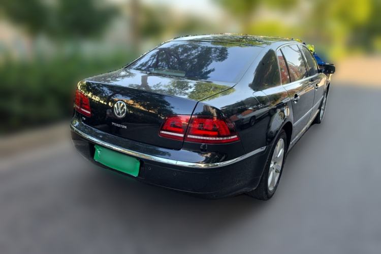 Used Volkswagen Phaeton 2012 3.0L Elite Custom Edition Rear Right 45 Deg
