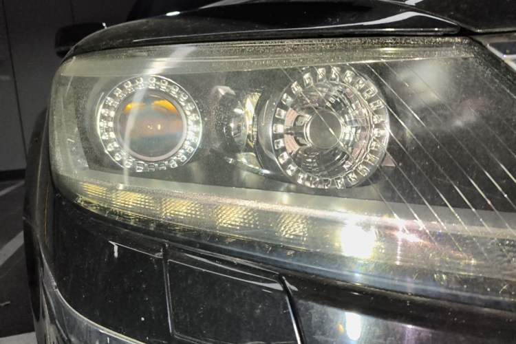 Used Volkswagen Phaeton 2012 3.6L Deluxe Custom Edition Right Front Headlight