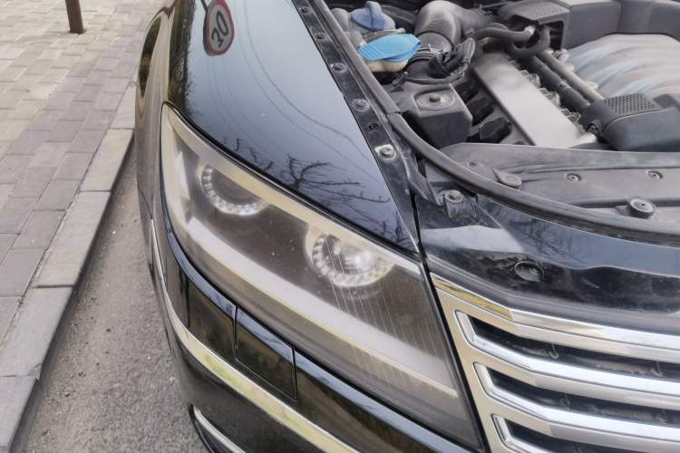 Used Volkswagen Phaeton 2012 4.2L Luxury Custom Edition Right Front Headlight