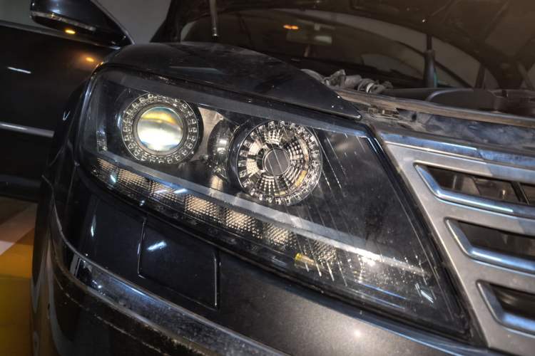 Used Volkswagen Phaeton 2012 3.0L Executive Version Right Front Headlight