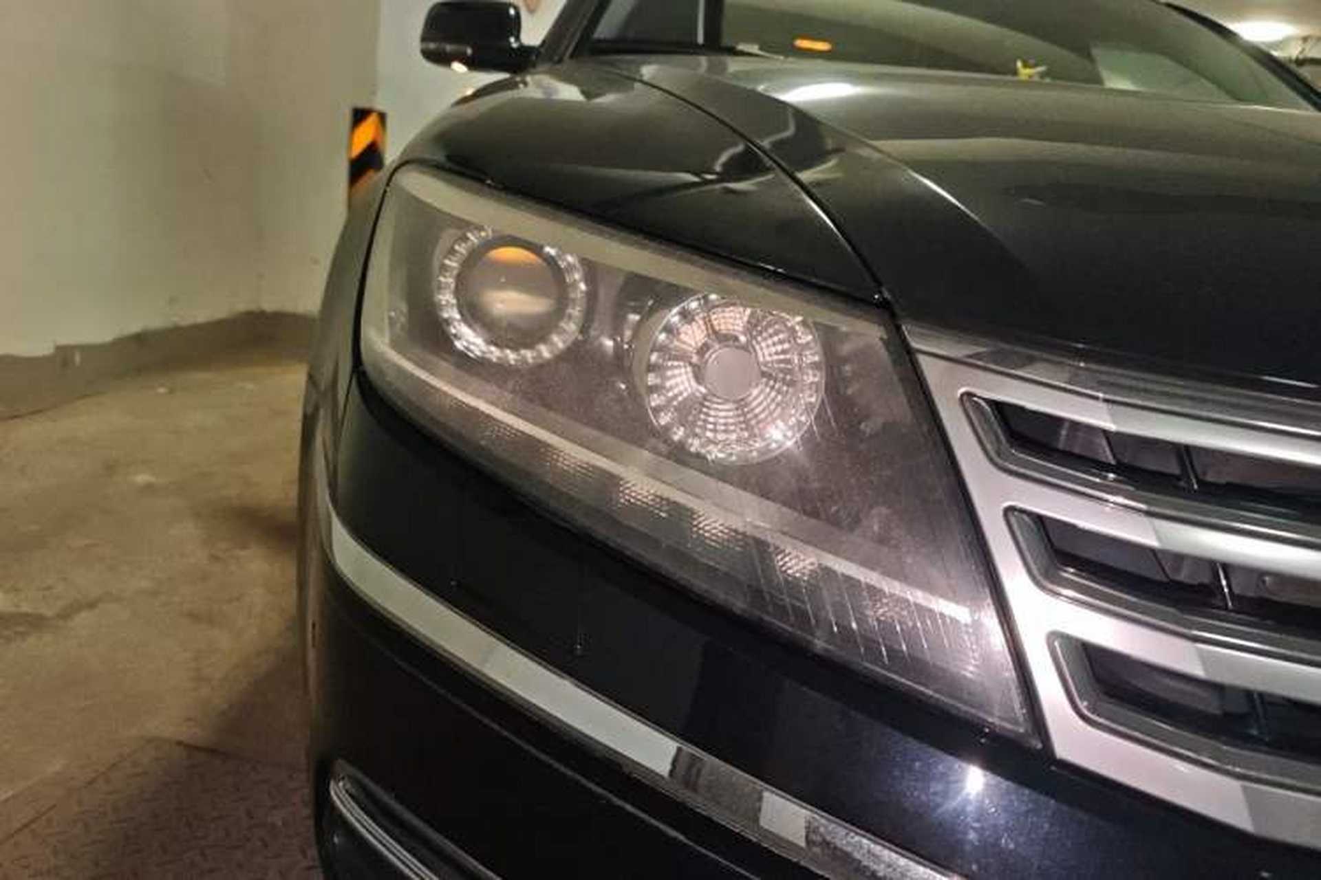 Used Volkswagen Phaeton 2012 3.0L Elite Custom Edition Right Front Headlight