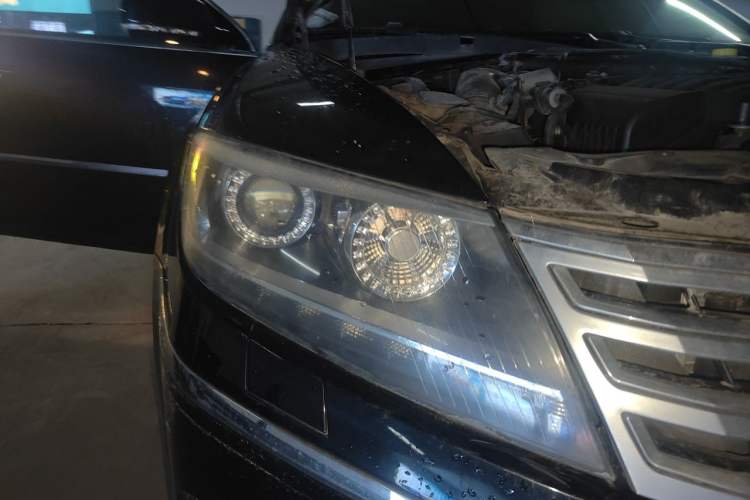 Used Volkswagen Phaeton 2012 3.0L Business Edition Right Front Headlight