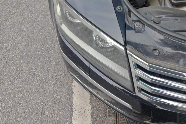 Used Volkswagen Phaeton 2012 3.6L Deluxe Custom Edition Right Front Headlight