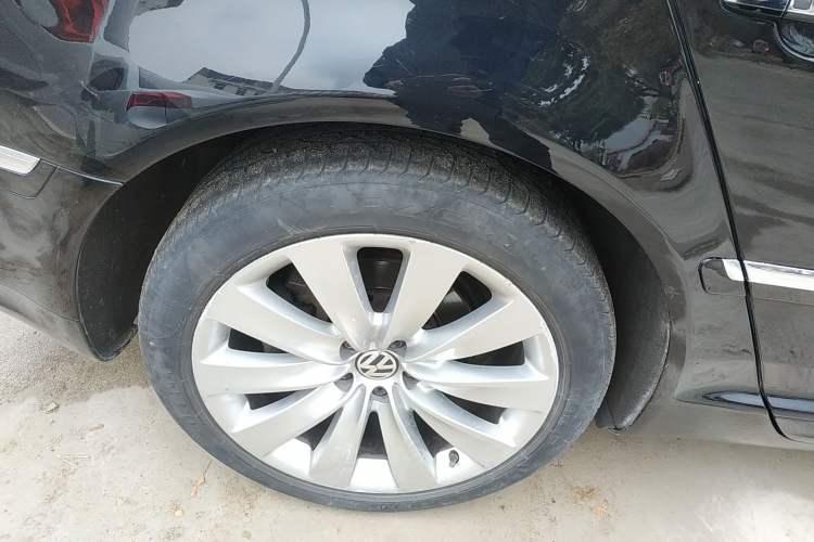 Used Volkswagen Phaeton 2012 3.6L Deluxe Custom Edition Right Rear Wheel Hub