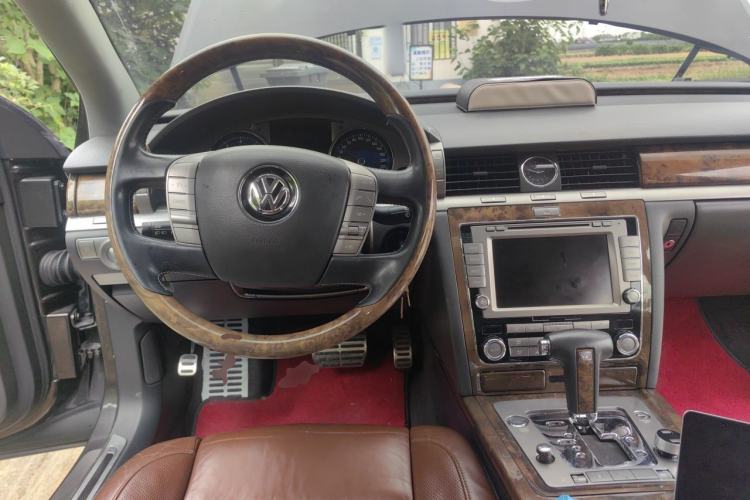 Used Volkswagen Phaeton 2012 3.6L Deluxe Custom Edition Steering Wheel