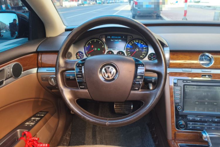 Used Volkswagen Phaeton 2012 3.0L Business Edition Steering Wheel