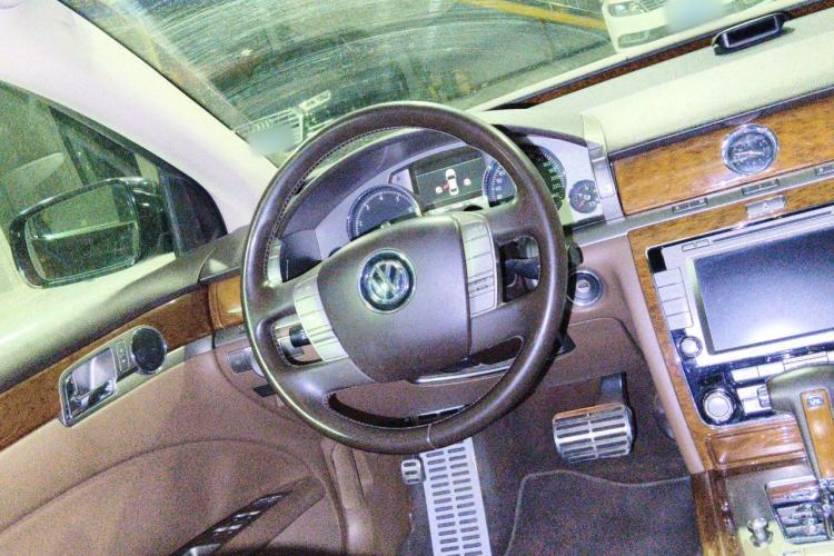 Used Volkswagen Phaeton 2012 3.0L Business Edition Steering Wheel