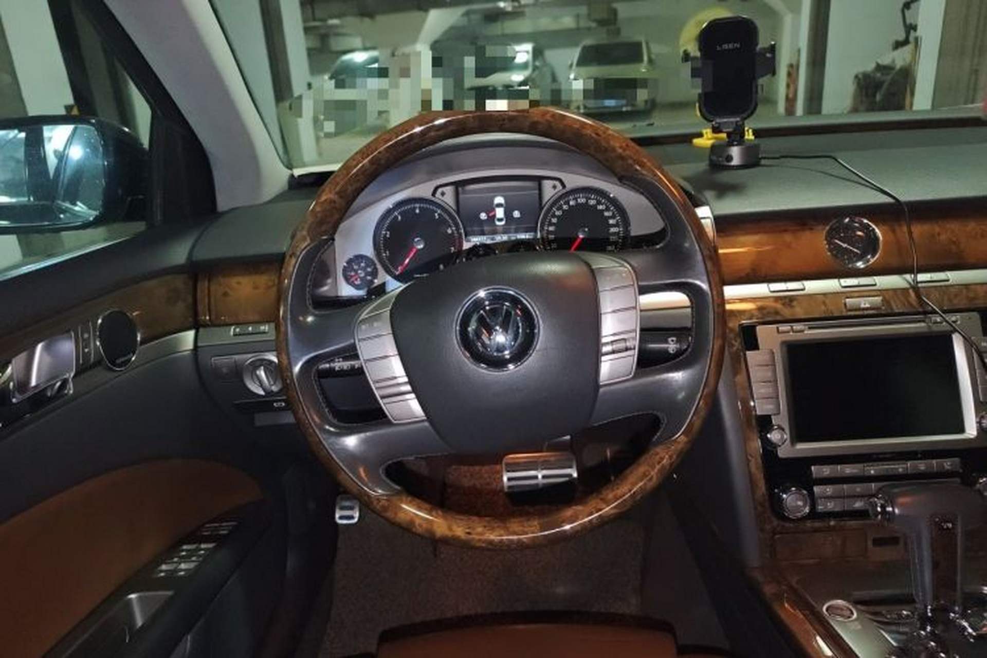 Used Volkswagen Phaeton 2012 3.0L Elite Custom Edition Steering Wheel