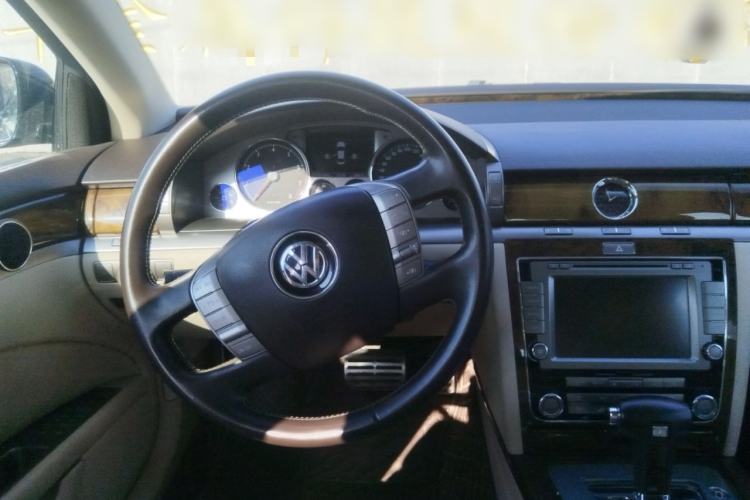Used Volkswagen Phaeton 2012 3.0L Business Edition Steering Wheel