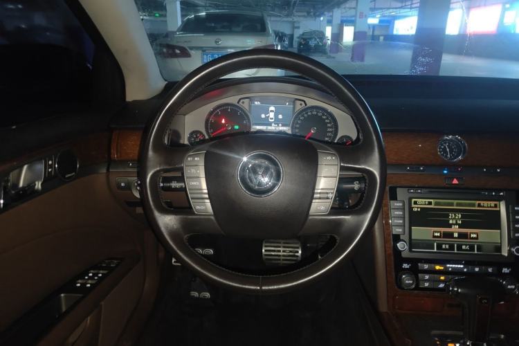 Used Volkswagen Phaeton 2012 3.0L Business Edition Steering Wheel