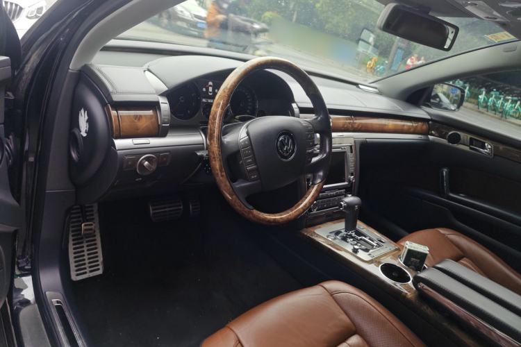 Used Volkswagen Phaeton 2012 3.6L Deluxe Custom Edition Steering Wheel
