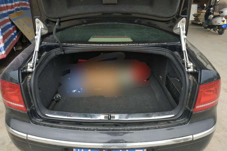 Used Volkswagen Phaeton 2012 3.6L Deluxe Custom Edition Trunk