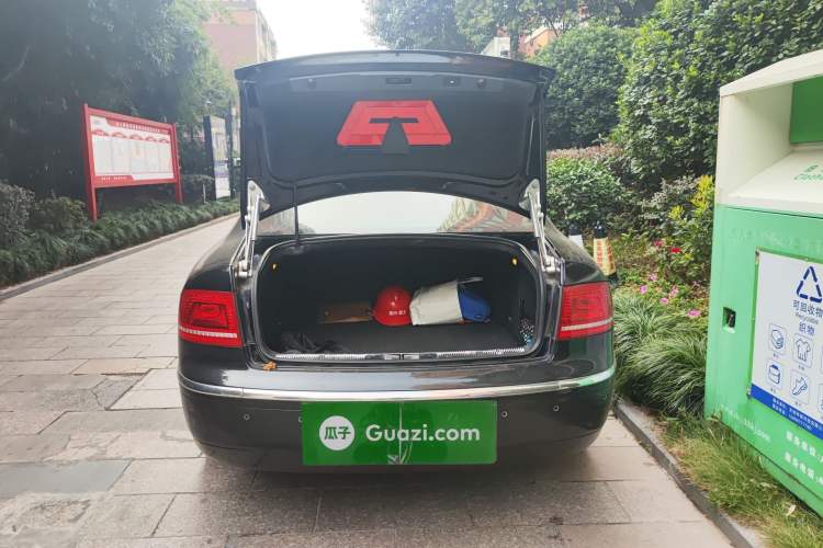 Used Volkswagen Phaeton 2012 3.0L Elite Custom Edition Trunk