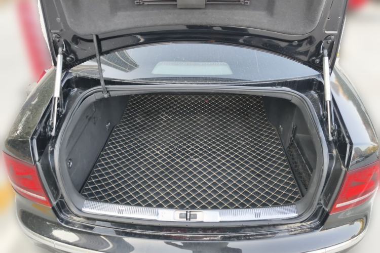 Used Volkswagen Phaeton 2012 3.0L Business Edition Trunk