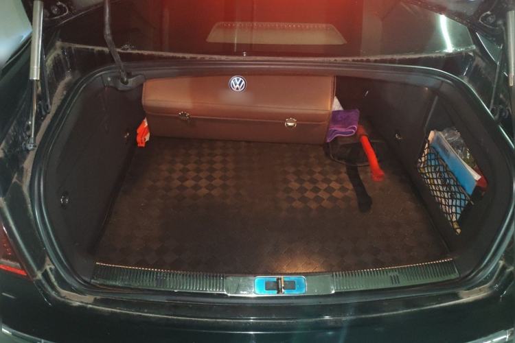 Used Volkswagen Phaeton 2012 3.0L Business Edition Trunk