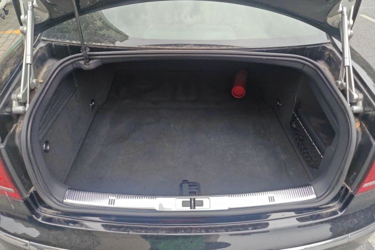 Used Volkswagen Phaeton 2012 3.6L Deluxe Custom Edition Trunk