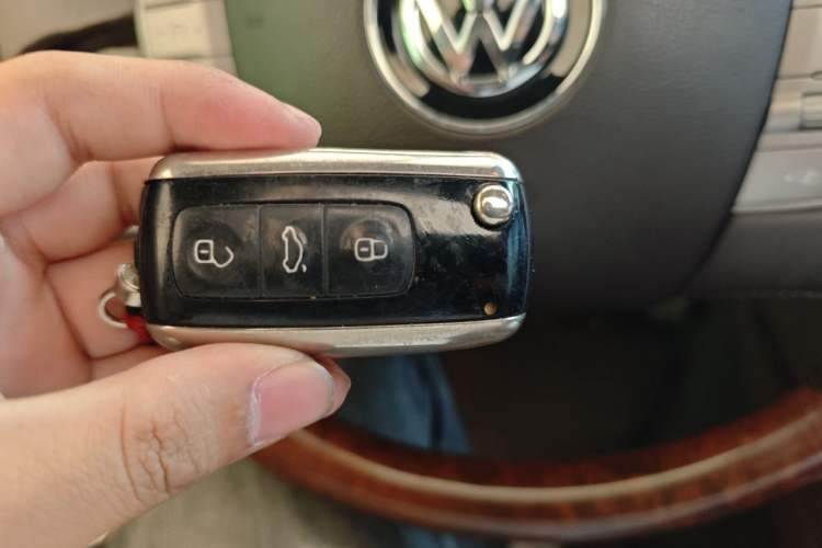 Used Volkswagen Phaeton 2012 3.0L Executive Version Vehicle Key
