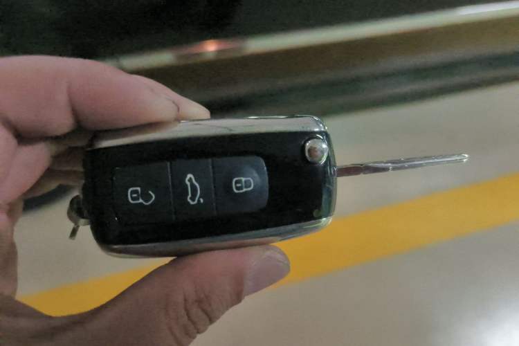 Used Volkswagen Phaeton 2012 3.0L Business Edition Vehicle Key