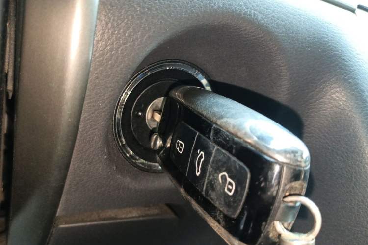 Used Volkswagen Phaeton 2012 4.2L Luxury Custom Edition Vehicle Key