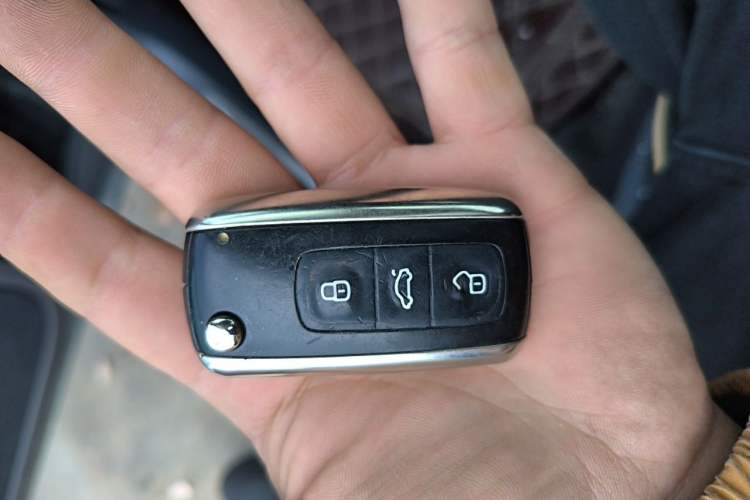 Used Volkswagen Phaeton 2012 3.0L Elite Custom Edition Vehicle Key