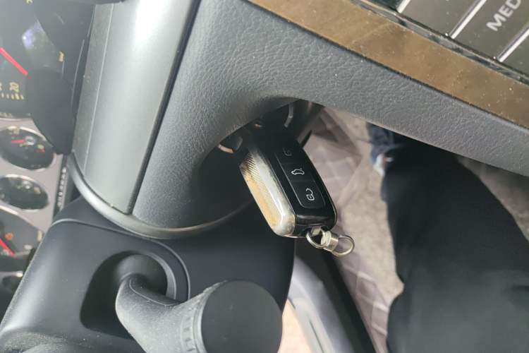 Used Volkswagen Phaeton 2012 3.0L Elite Custom Edition Vehicle Key